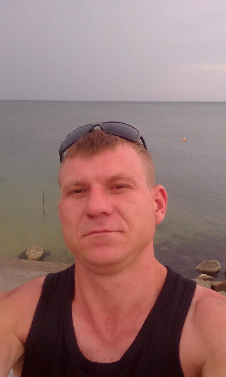  ,   Ruslan, 37 ,   ,   , c 