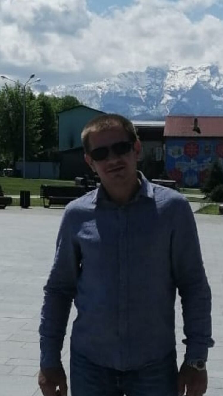  28057579  Vlad, 45 ,    