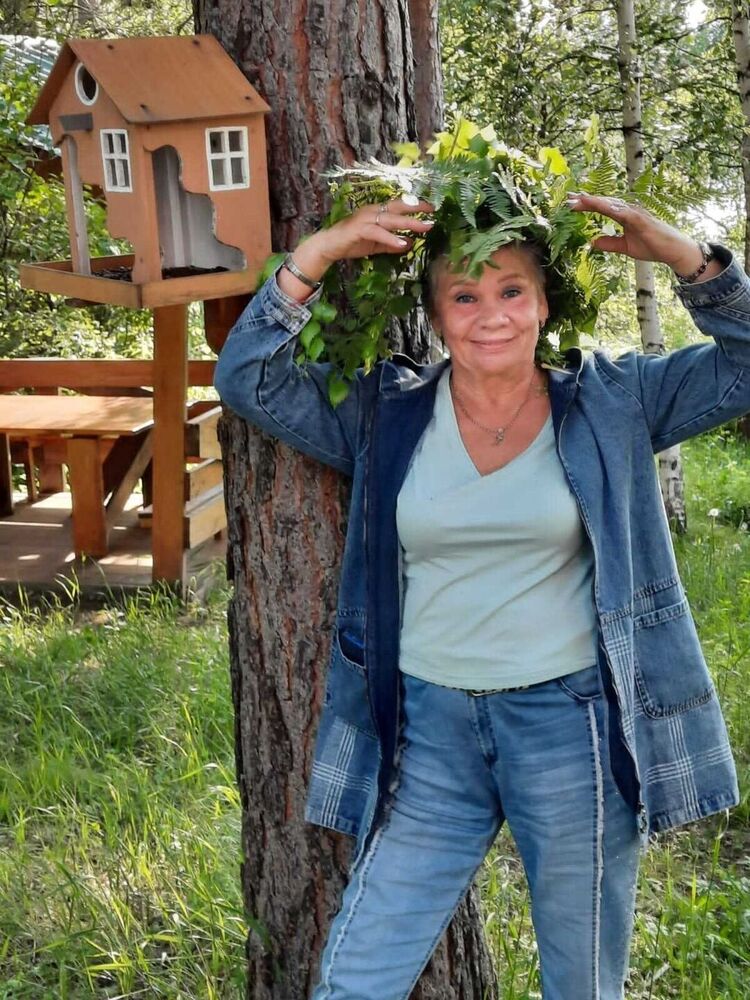  28951229  Valentina, 68 ,    