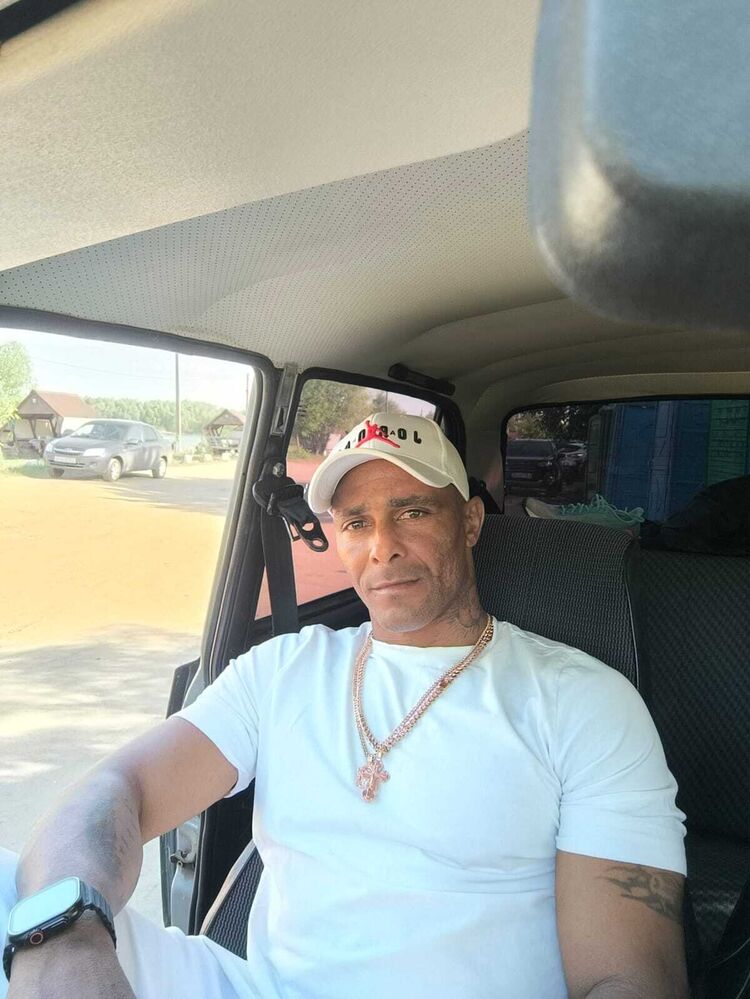  ,   Maykel, 42 ,   ,   