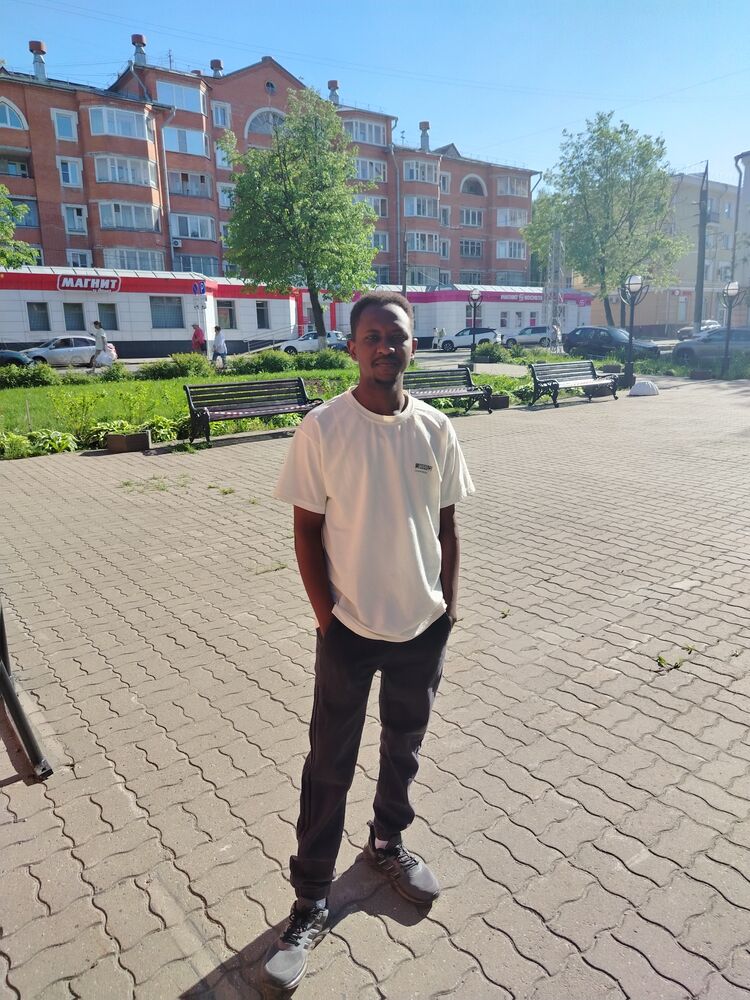  52578139  , 25 ,    Yei