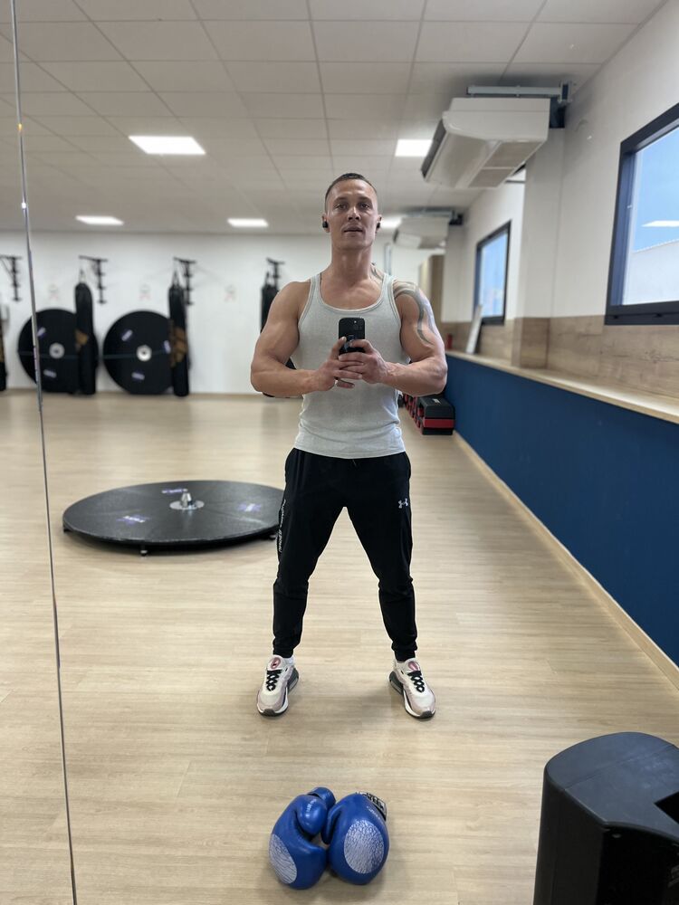 ���� 55721889 ������� Miahai, 32 ����, ���� ���������� � Palais-Bourbon