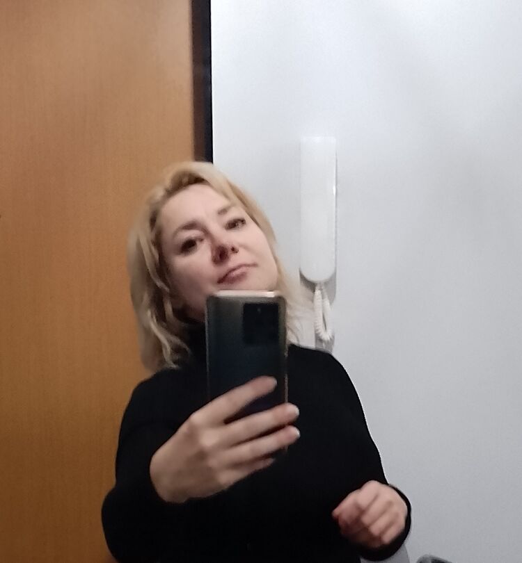  30761979  Natali, 49 ,    