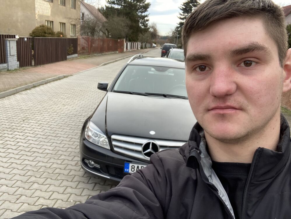  39017889  Ivan, 27 ,    Cerny Most