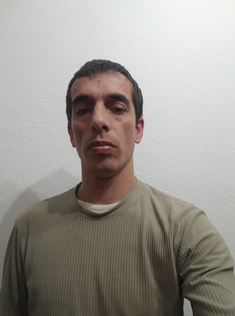  46988629  , 33 ,    