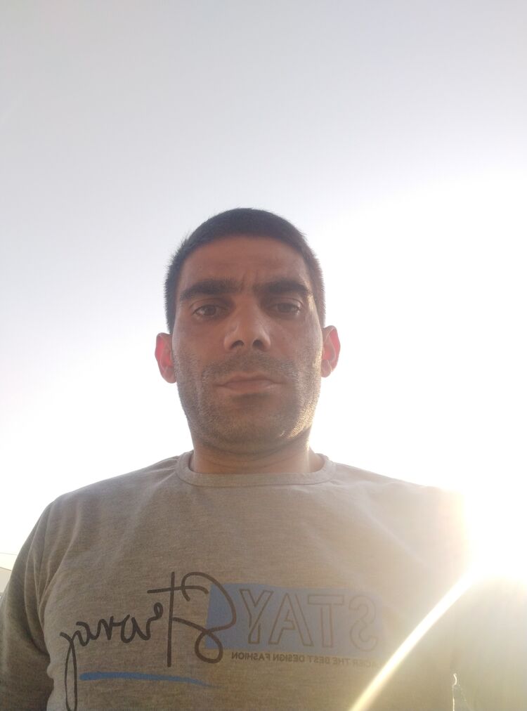  30570659  Artyom, 39 ,    