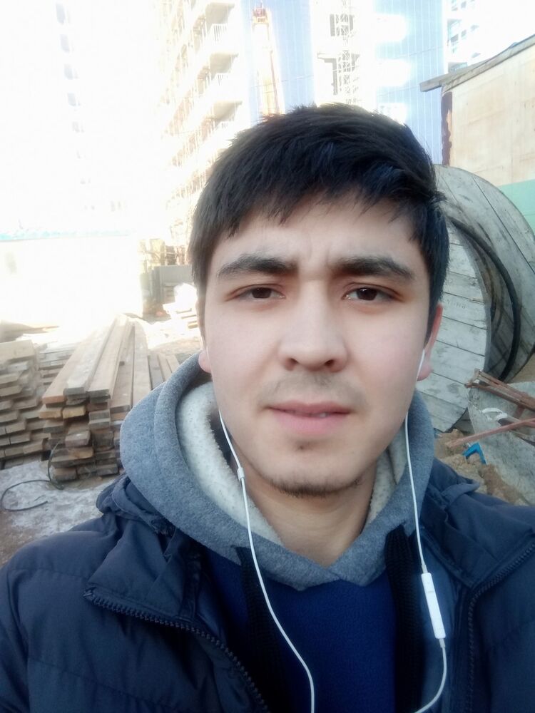  18617669  Islombek, 33 ,    