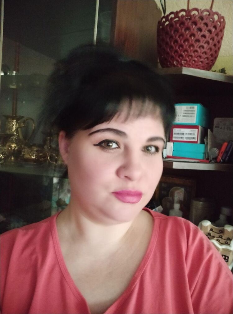  ,   Marina, 40 ,     