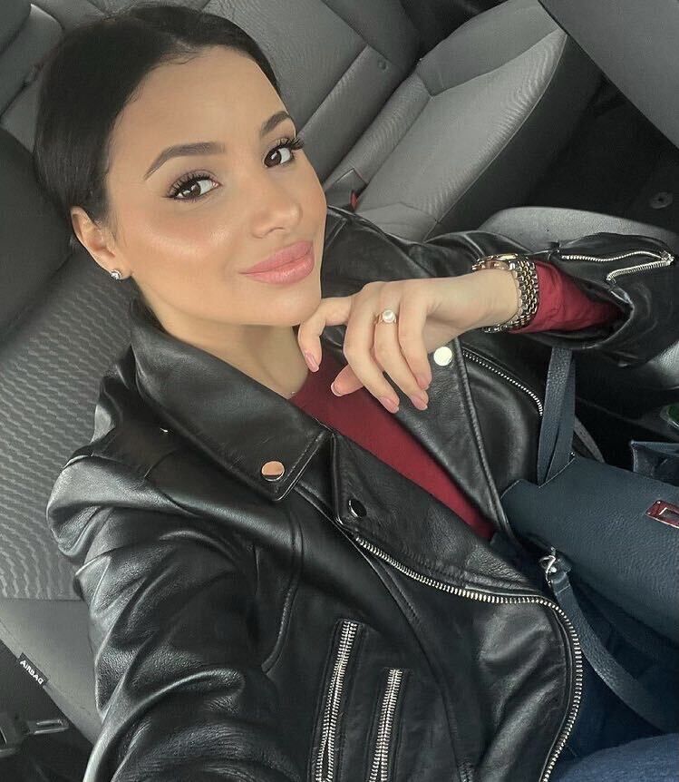  ,   Alina, 28 ,   
