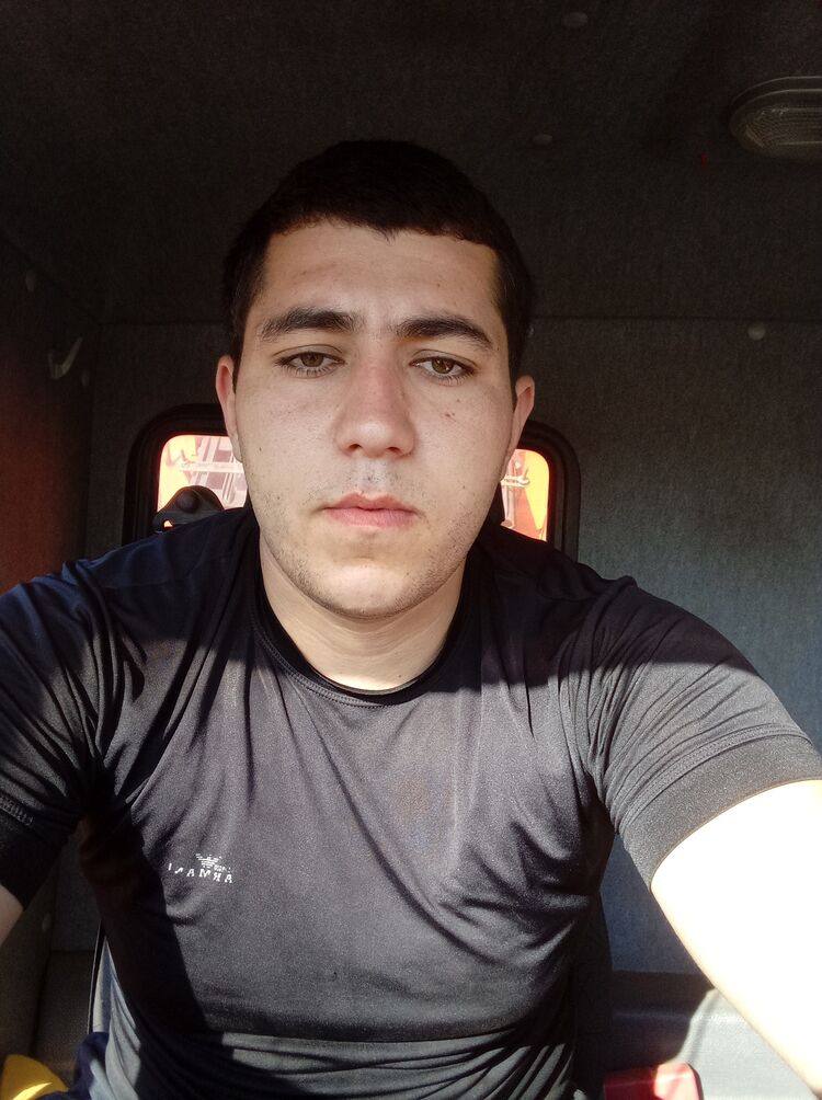  ,   Artur, 27 ,   ,   