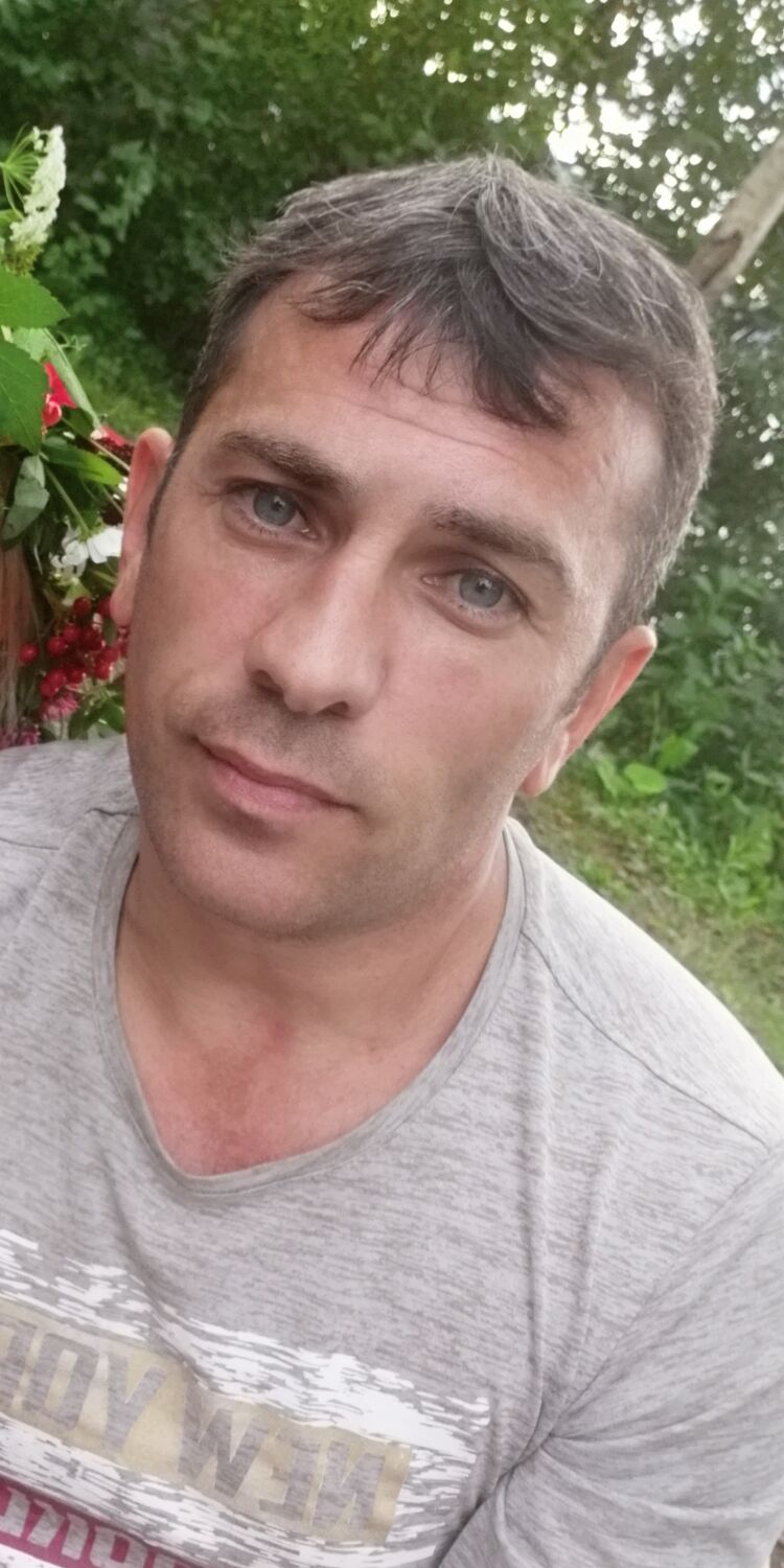  ,   Pavel, 40 ,   c 
