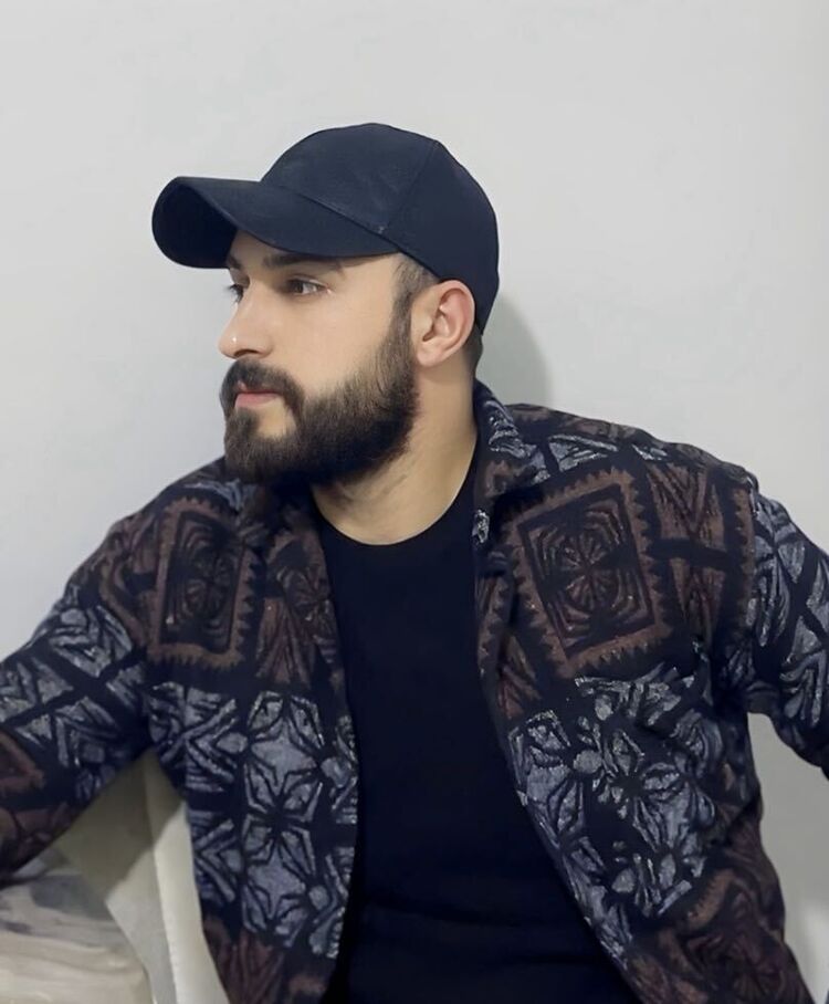  48718139  Serkan, 28 ,    Cinar