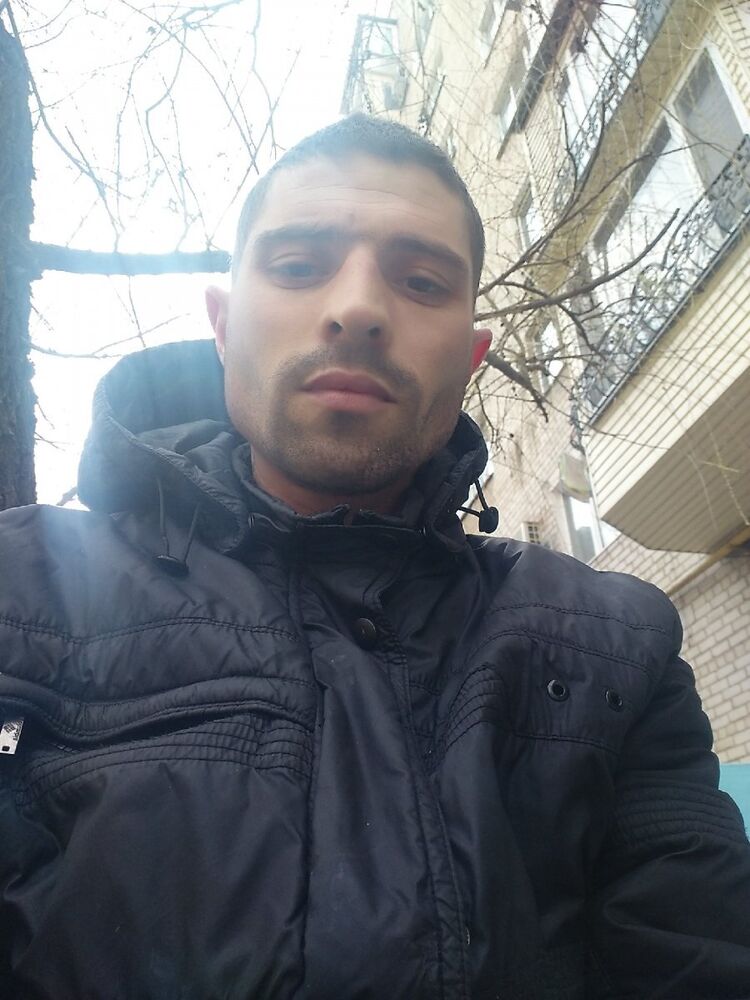  48748069  Alex, 38 ,    