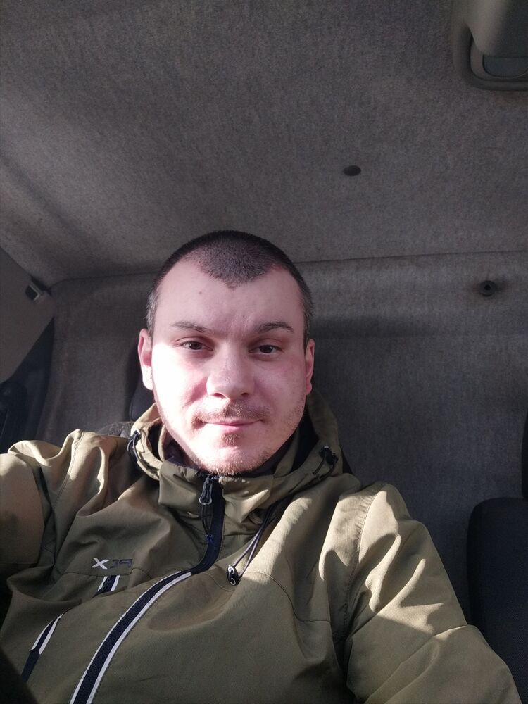  48855379  , 37 ,    