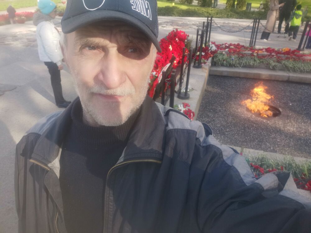  52199049  Nikolay, 59 ,    