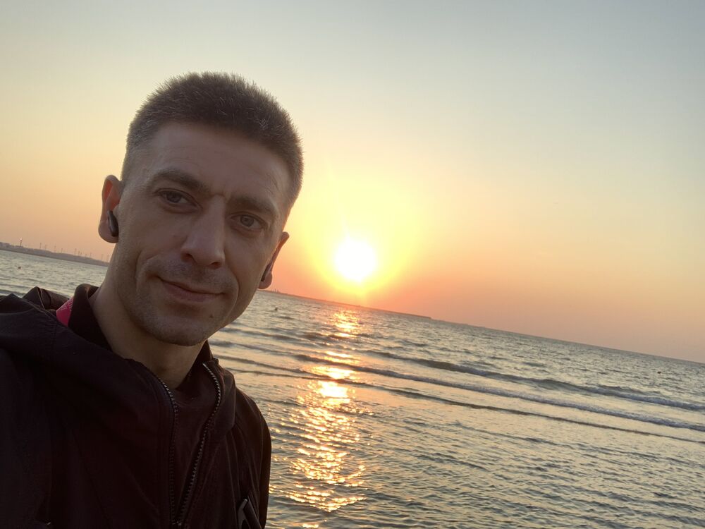  45239999  Veaceslav, 36 ,    