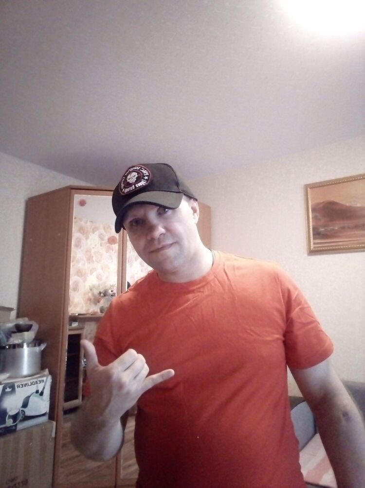  38470499  Vladimir, 42 ,    