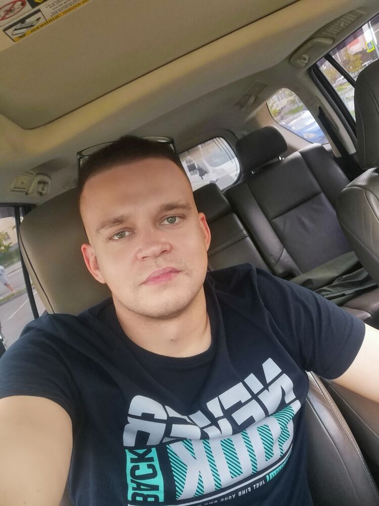  30647959  Alexander, 32 ,    