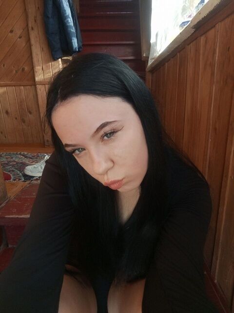  45194489  Karina, 25 ,    