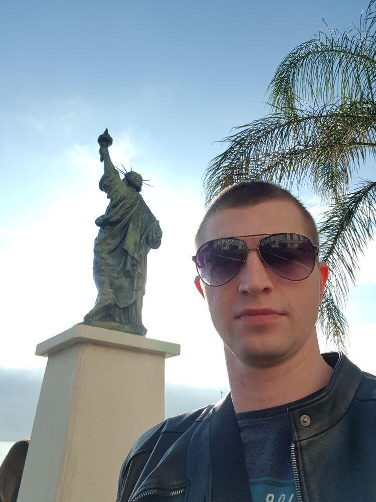  ,   Alex, 40 ,   