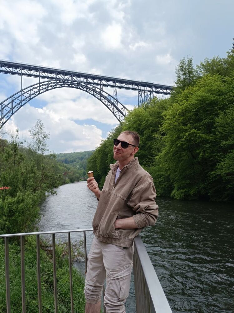  46520069  ALaW StaniS, 38 ,    Remscheid
