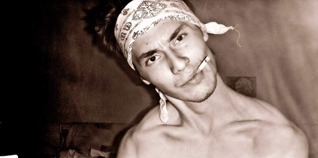  52818919  Ilya, 32 ,    