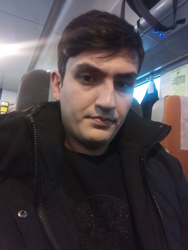  33086939  Zarif, 21 ,    