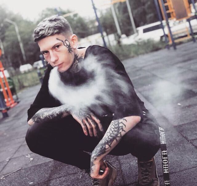  26097359  , 25 ,    -