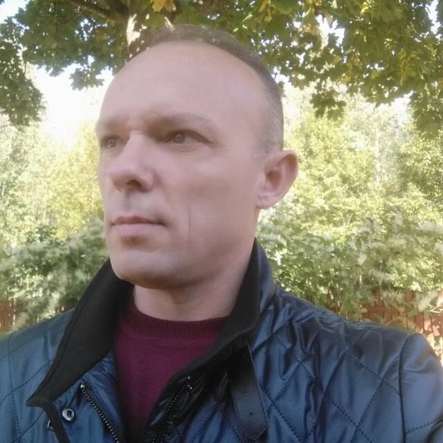  24105269  Viktor, 47 ,    
