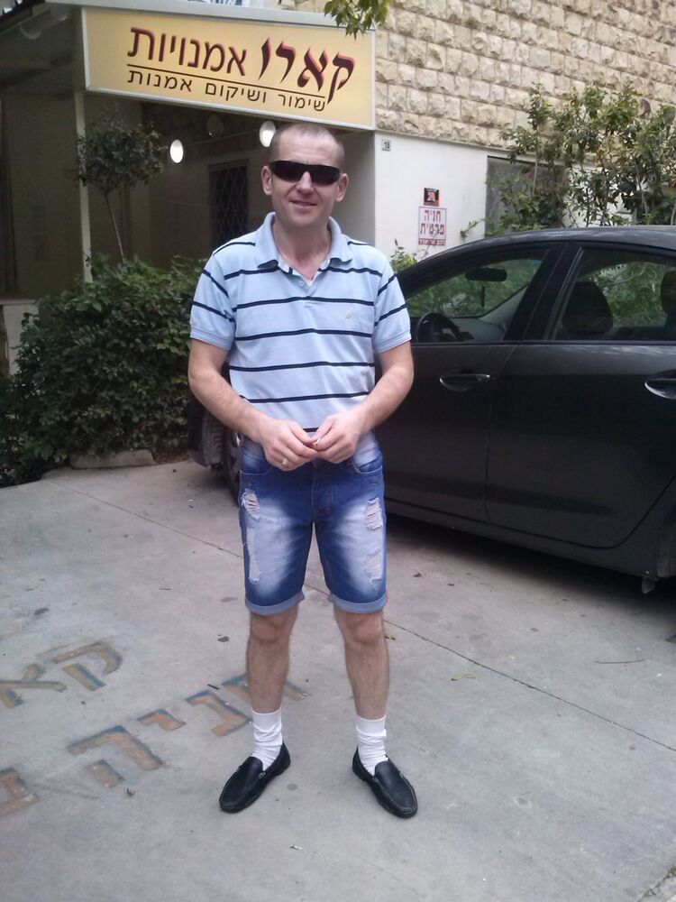  10568669  Anton, 52 ,    