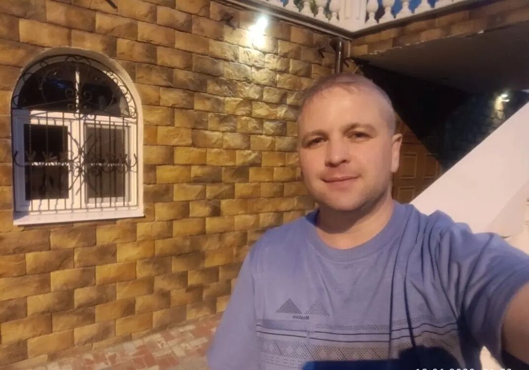  42996769  Pavel, 40 ,    