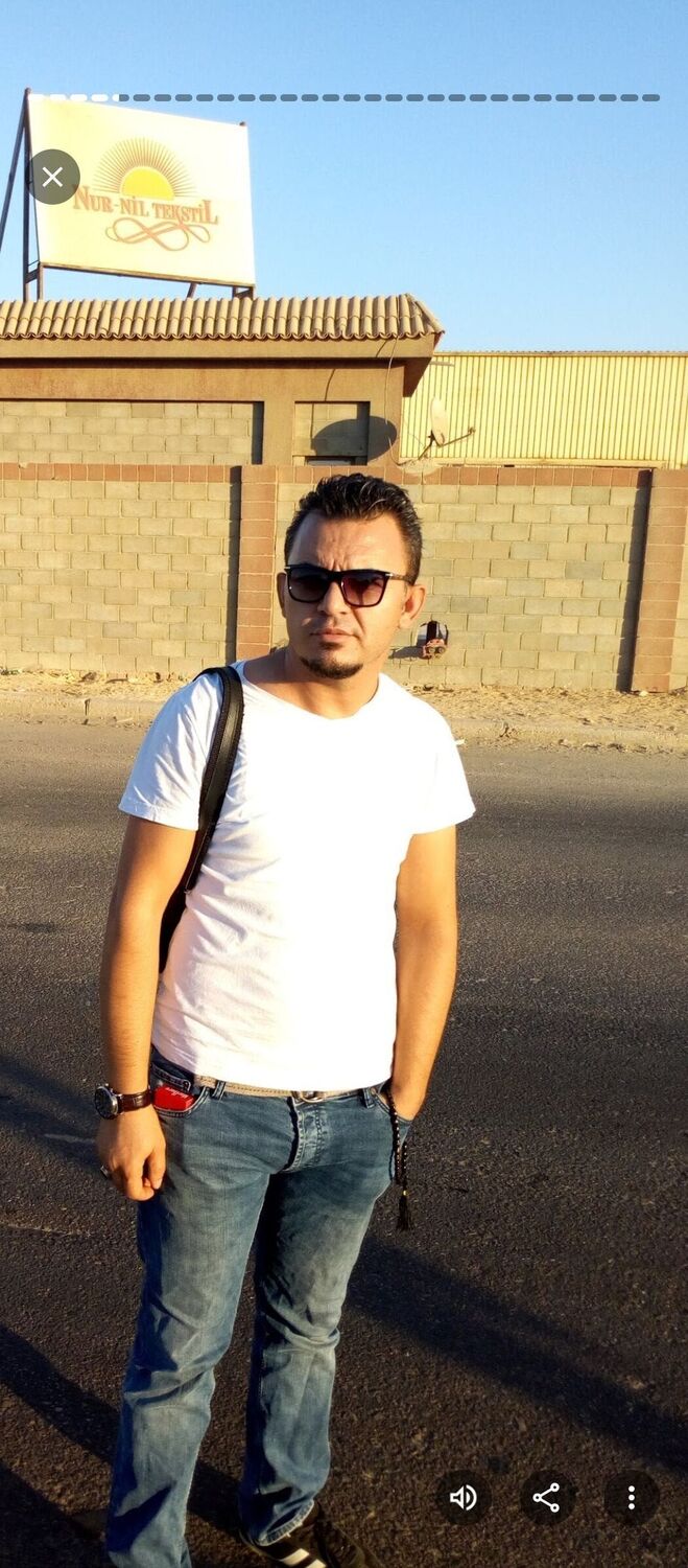  54316819  Suleyman, 45 ,    