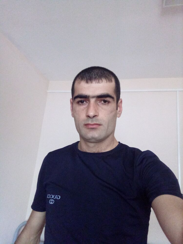  28676149  , 35 ,    