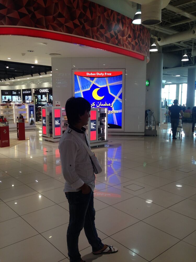  19836949  Alisher, 31 ,    