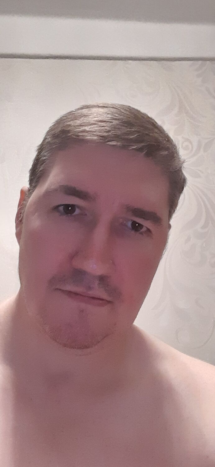  32906649  Pavel, 48 ,    -