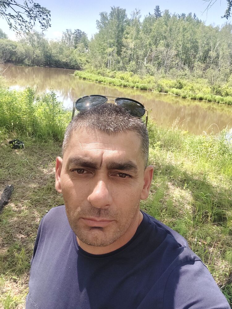  ,   Eduard, 42 ,   ,   