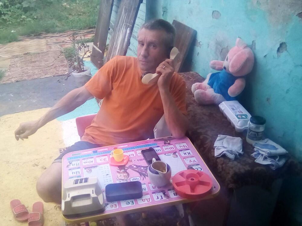  ,   Anton, 32 ,   ,   , c , 