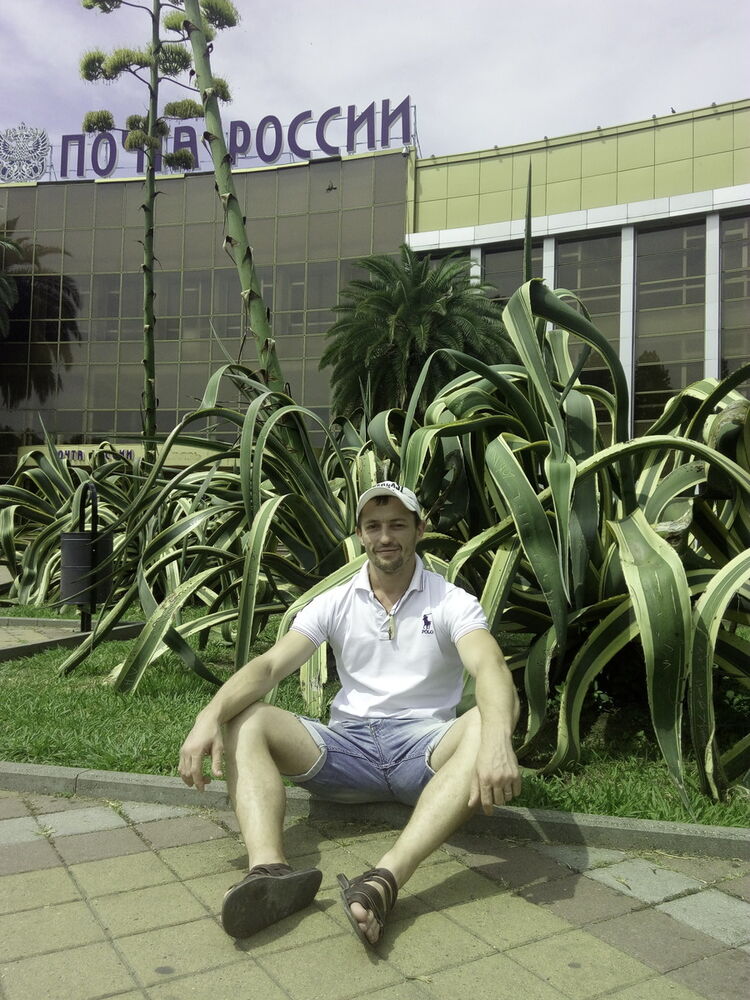  16053229  Vlad, 41 ,    