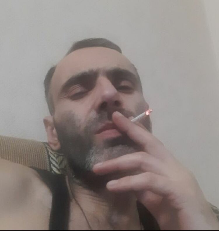  40670349  , 44 ,    