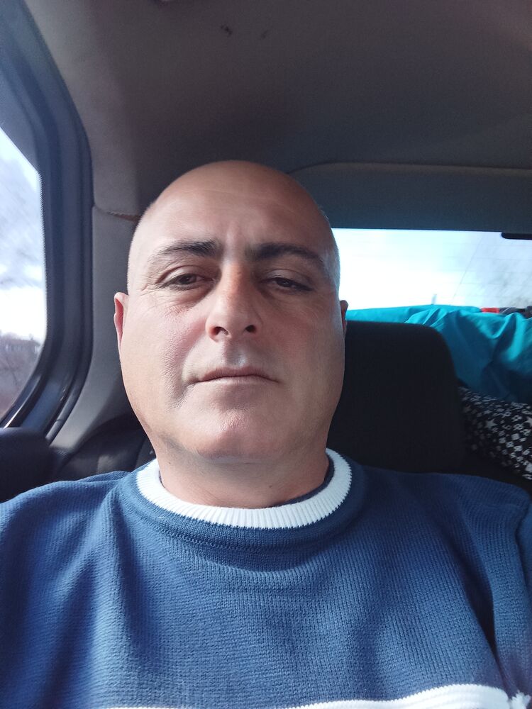  42257909  David, 46 ,    -