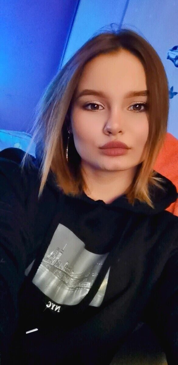  ,   Anastasia, 24 ,   