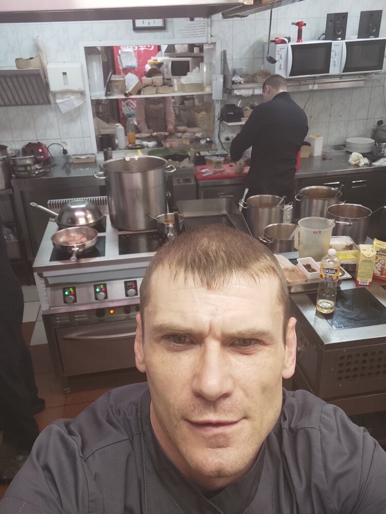  ,   Konstantin, 43 ,   ,   , c , 