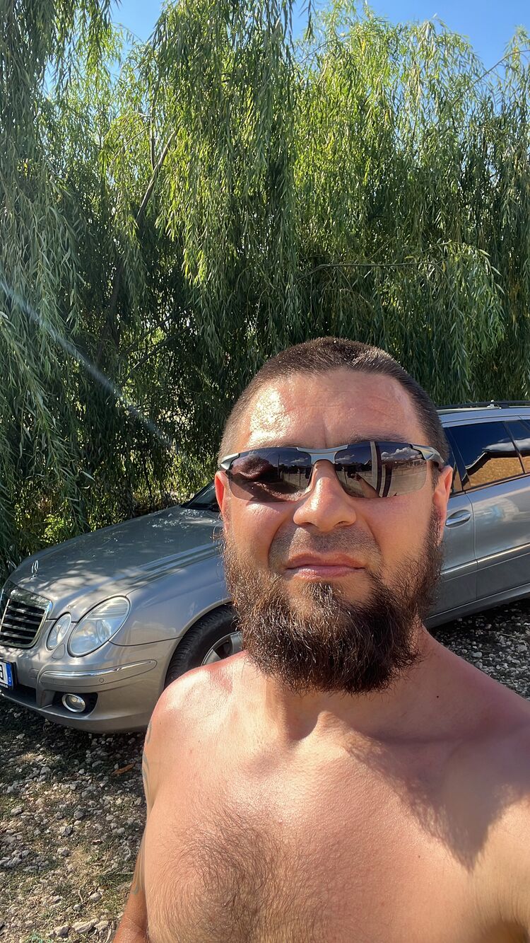  45507799  Roman, 38 ,    