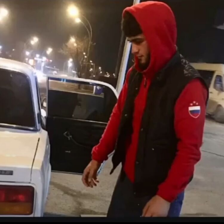  ,   Ali, 22 ,   ,   , c , 