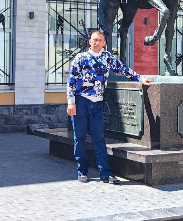  ,   Aleksandr, 44 ,   ,   