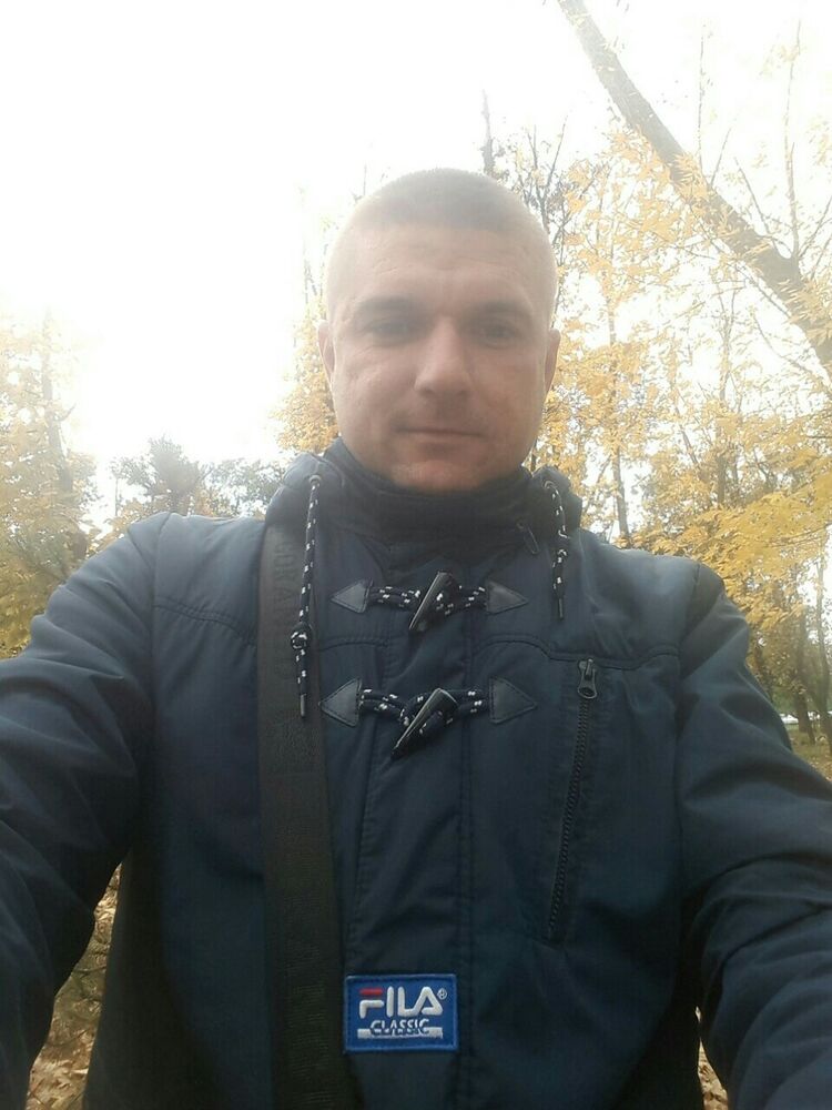  18859329  Raspushin, 41 ,     