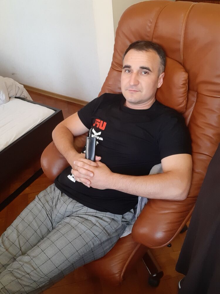  27048299  , 37 ,    