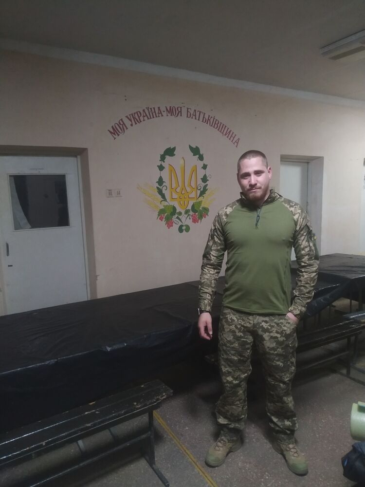  ,   Igor, 27 ,   ,   , c , 