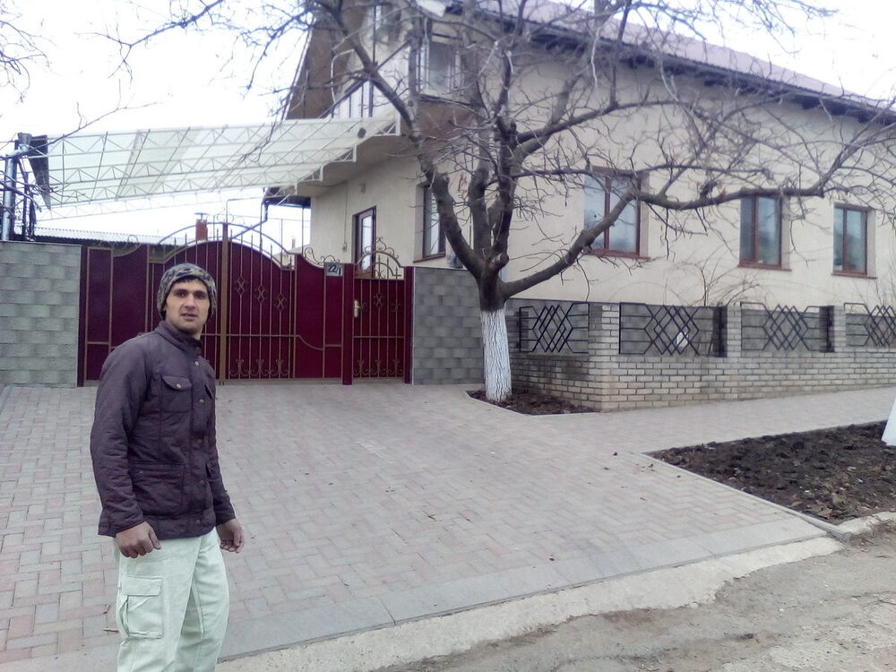  8634539  Vladimir, 35 ,    