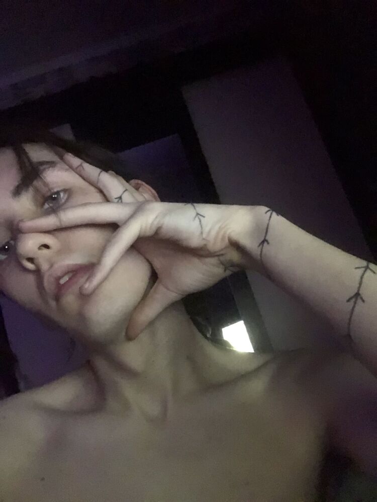  37193129  , 21 ,    -